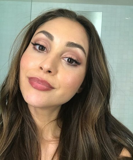 Lindsey Morgan beautiful model archive