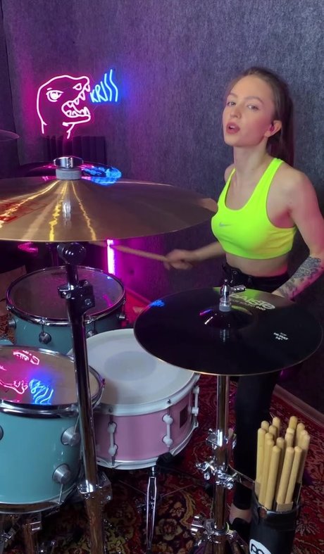 Kristina Rybalchenko star art img