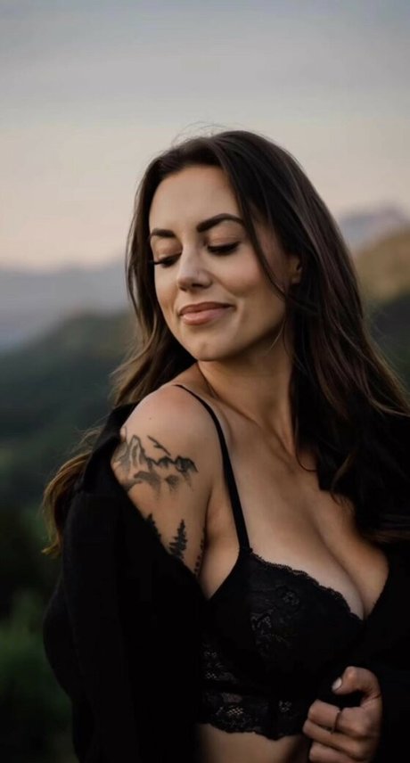 lightskin onlyfans erotic img