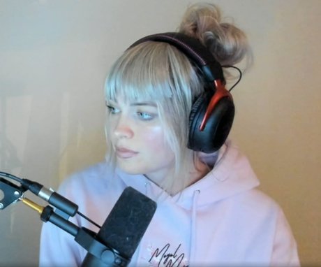 QTCinderella porn model image