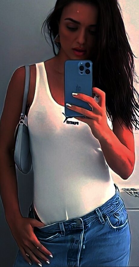 Rafa Kalimann porn model gallery