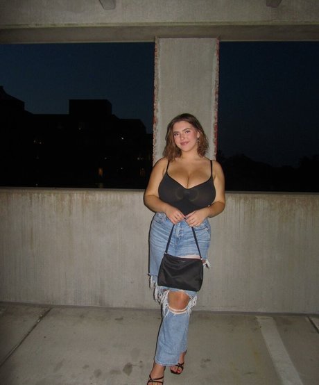 seerahb2 pornstar adult pics