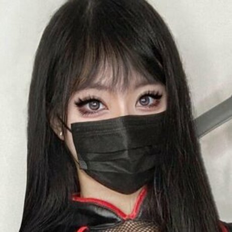 sylvieaeri hot star pic