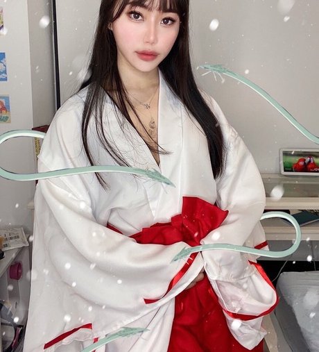 sylvieaeri nudes model photo