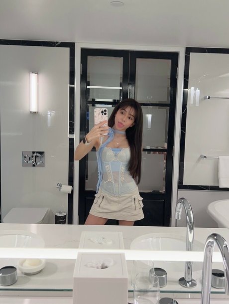 Eeeveenara exclusive star galleries