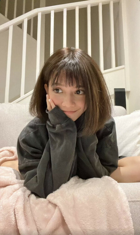 Eeeveenara free model galleries