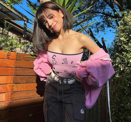 Eeeveenara porn star picture