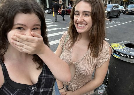 Rachel Anne Sennott model erotic img