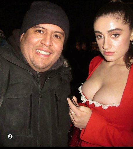 Rachel Anne Sennott naked model img