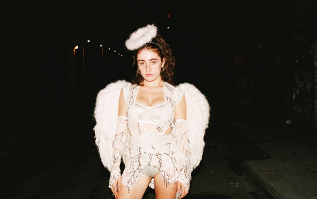 Rachel Anne Sennott star high quality pictures