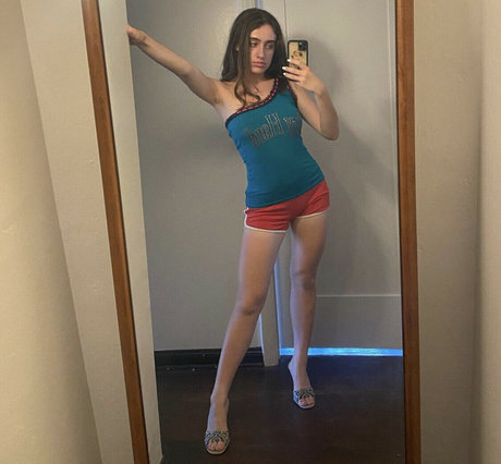 Rachel Anne Sennott star sex image