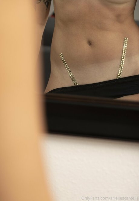 ariellescarcella pornstar hot image