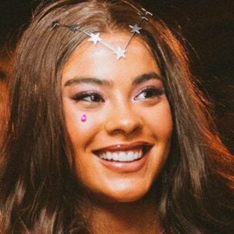 Bella Campos pretty pornstar image