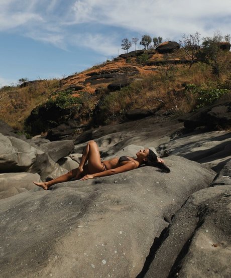 Bella Campos model nudes image