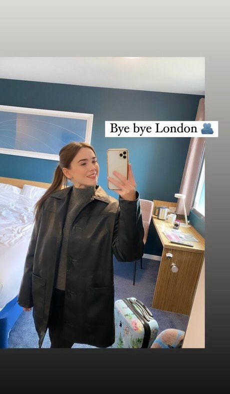 Frankie Lollia sexy star photos