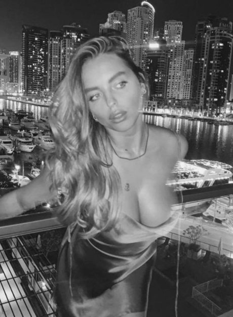 Luna Stevens model hot gallery