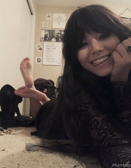 nonsalemwitch star naked photos