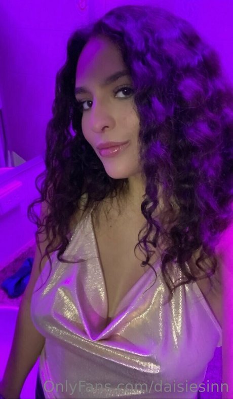 daisiesinn hot star gallery