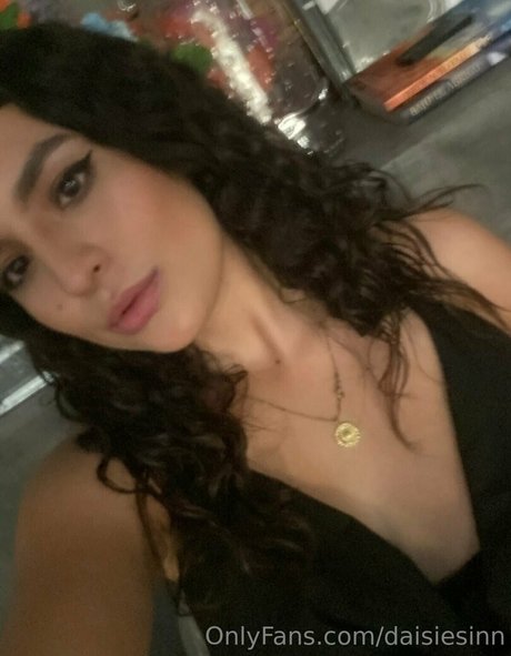 daisiesinn perfect star picture