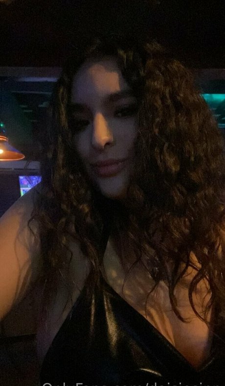 daisiesinn free actress archive