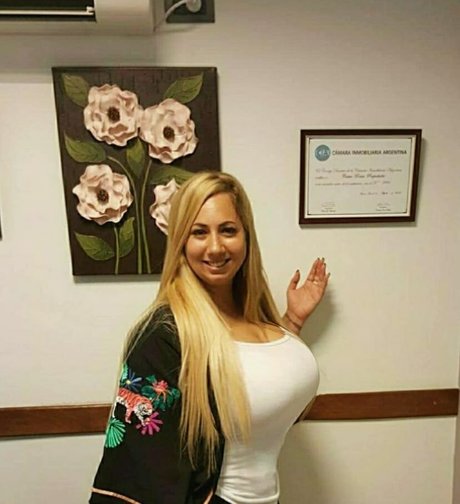 blonde maria sexy actress photos