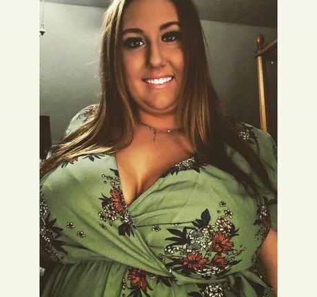 shemale handjob onlyfans hot sexy photo