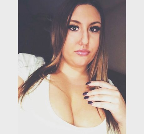 tiny onlyfans erotic photos