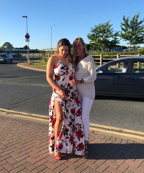 The Blue Dress Girl beautiful actress photos