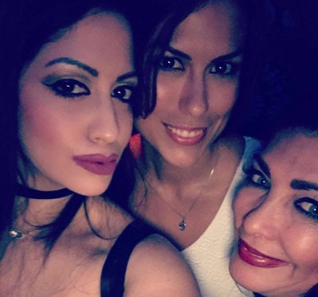 Jennifer Cortez hot actress photos