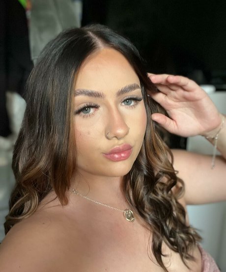 chelsea leigh art star pics