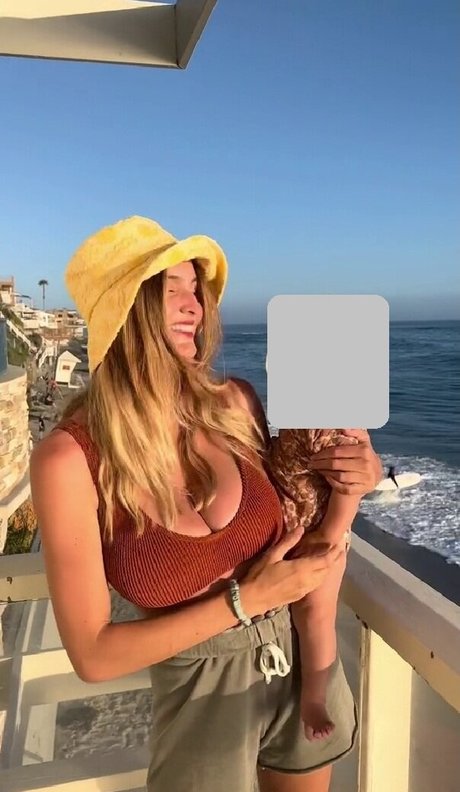 Isabella Abell hot star pictures