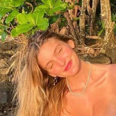 Isabella Abell erotic pornstar img