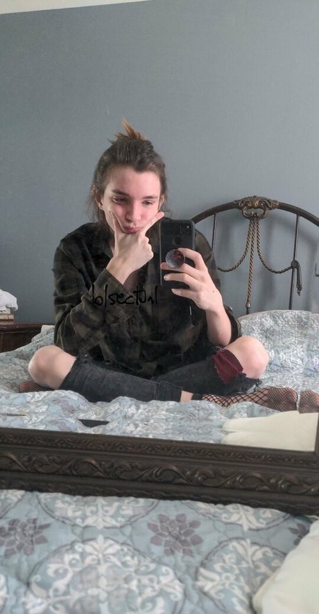 Bisectual star exclusive pictures