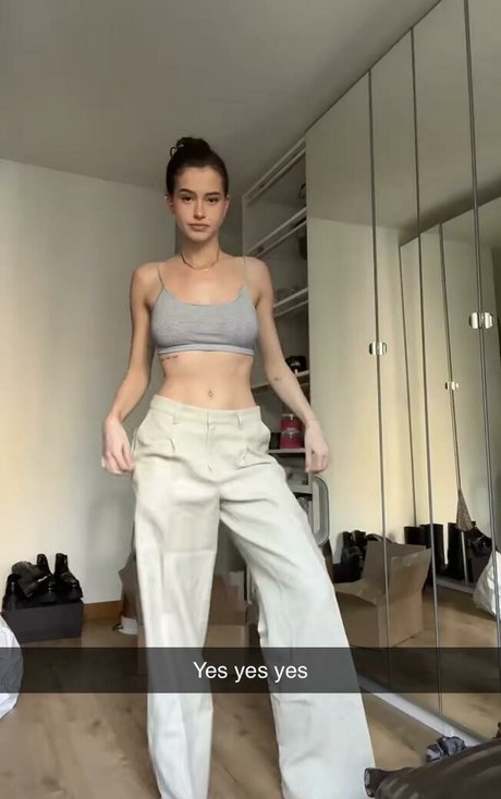 Lea Elui star naked img