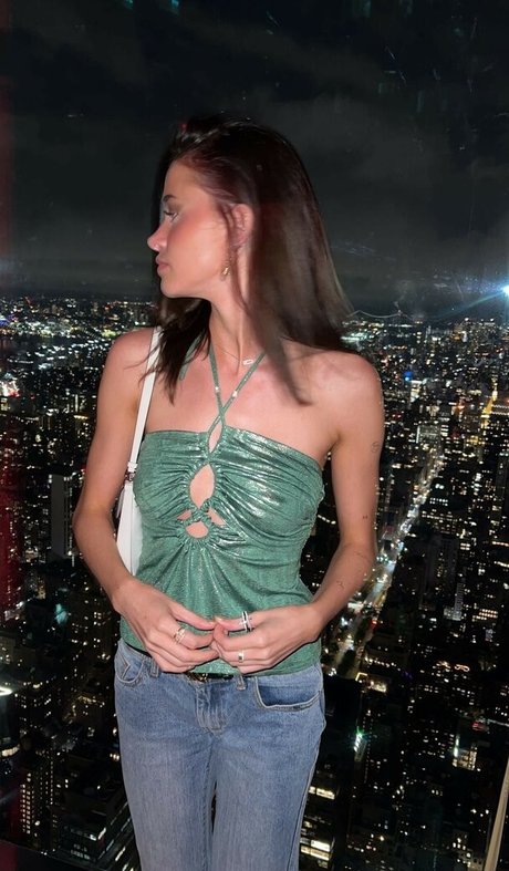 Lea Elui perfect star image