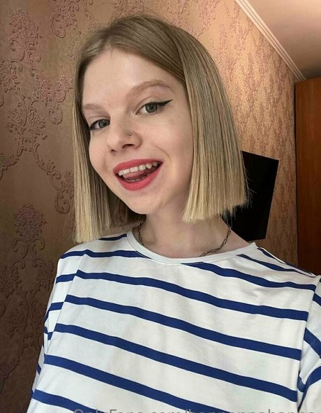 female popular onlyfans xxx photo