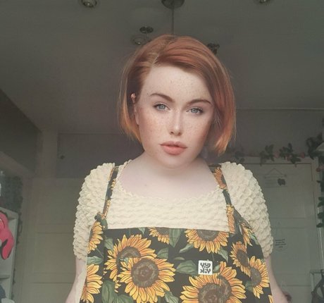 blonde secretary onlyfans art nude photo