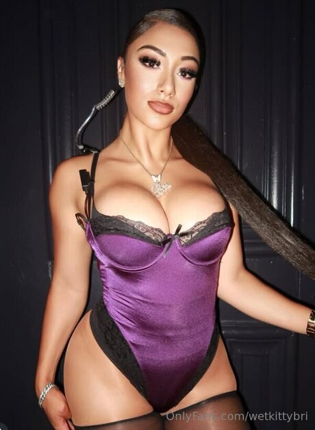 wetkittybri sexy model galleries