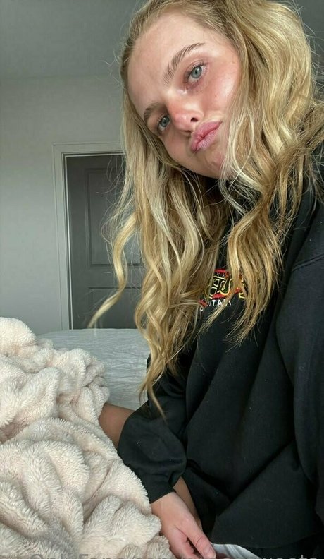 blonde hairy pussy onlyfans hot naked photo