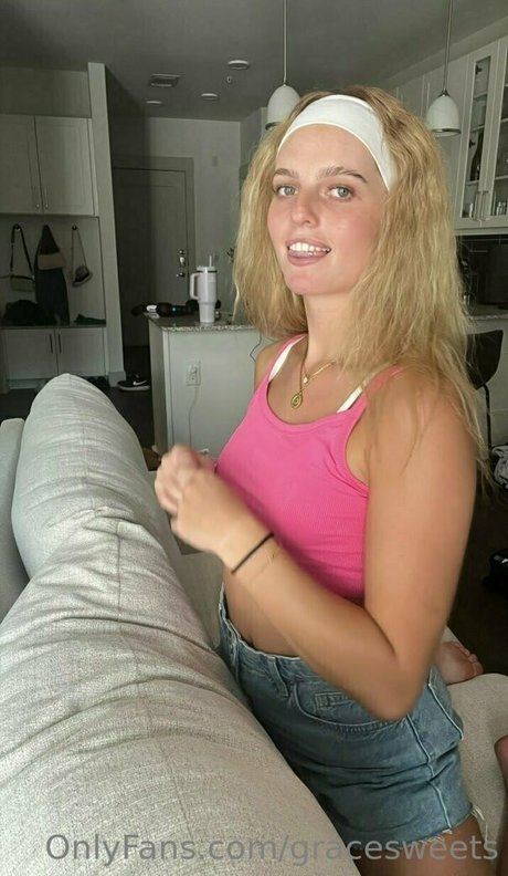 cute babe onlyfans adult pic
