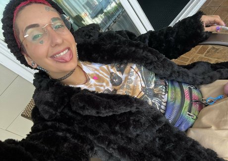 pregnant teacher onlyfans pretty photo