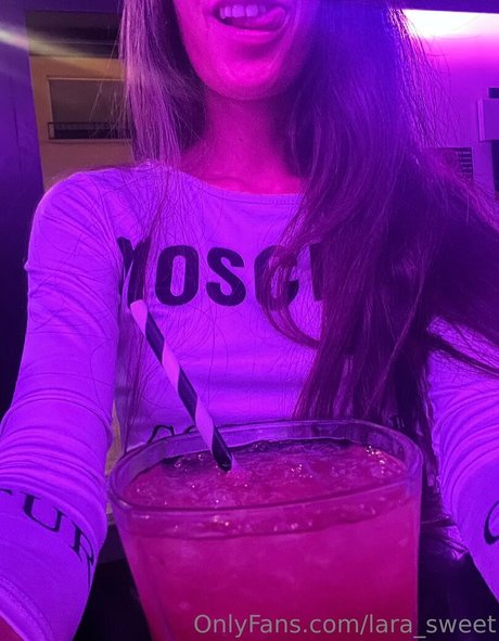 lara sweet model nice pic