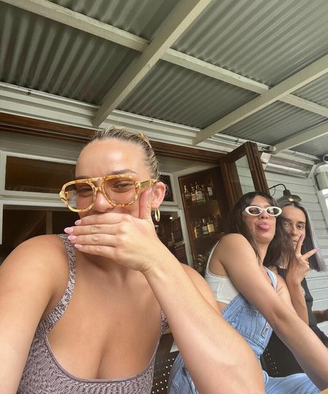 cum on glasses onlyfans beautiful pic