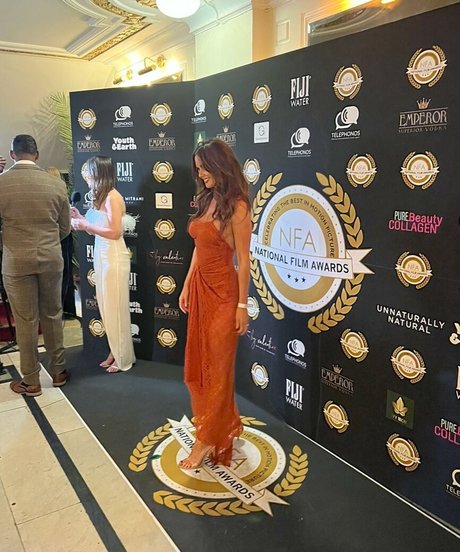 Jennifer Metcalfe star sexy pics