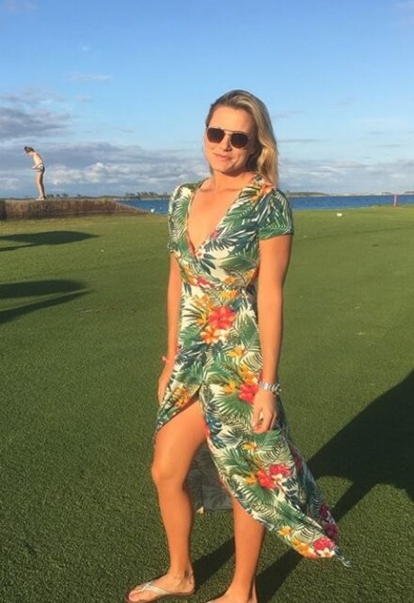 Lexi Thompson model pretty photo