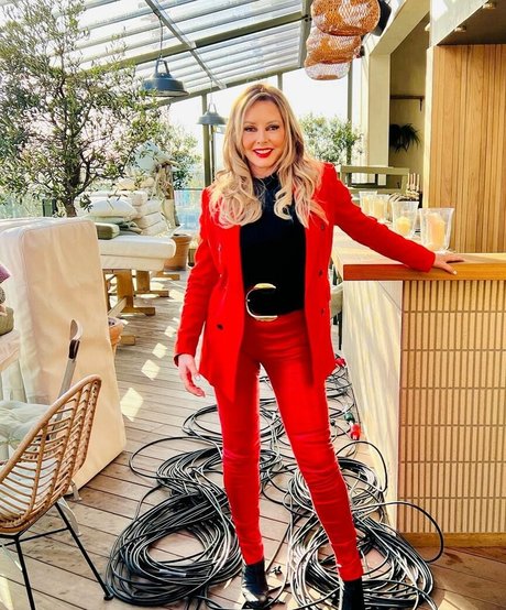 lesbian fingering onlyfans pornographic photos