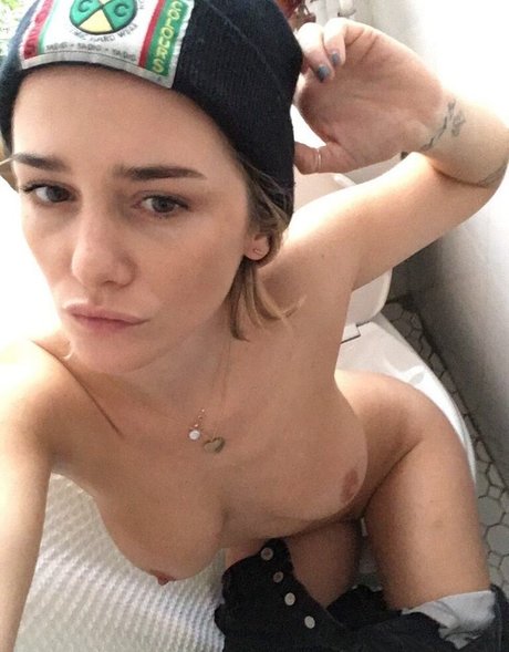 Addison Timlin xxx model pics