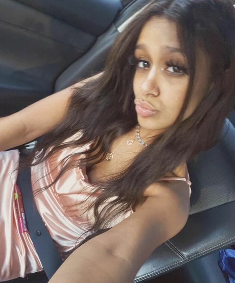 Lyla Troglin pretty star photos