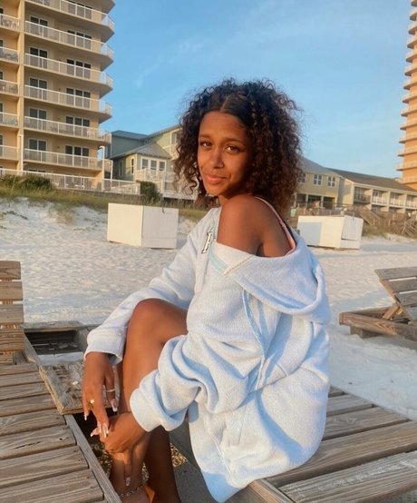 Lyla Troglin model naked archive