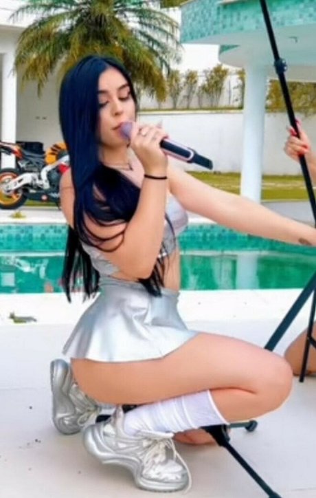 MC Bella Angel hd model picture